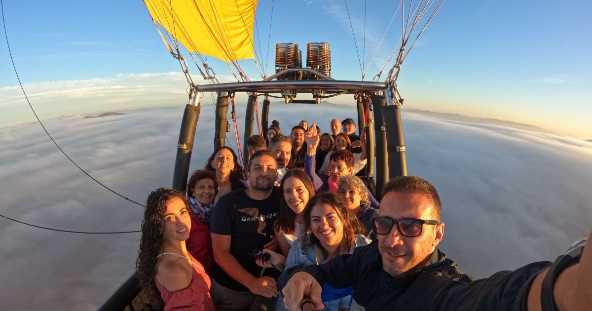 Hot Air Balloon Marrakech flying at sunrise above the Atlas Mountains during an unforgettable hot air balloon ride Marrakech.