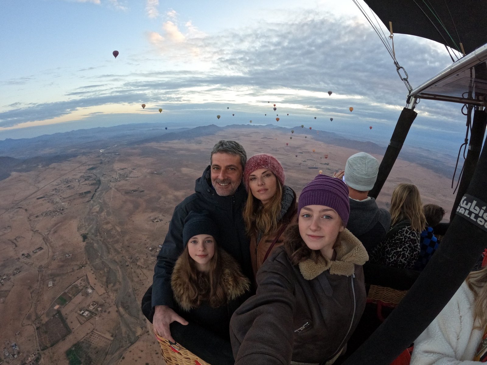 what to wear hot air balloon marrakech